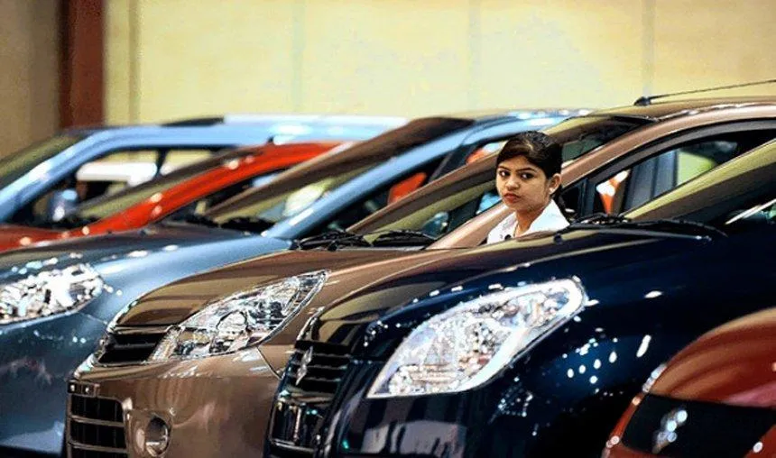 जनवरी के मुकाबले फरवरी में Maruti ने बेची 10 फीसदी कम कारें, सेल्स 1.44 लाख यूनिट से गिरकर 1.30 लाख यूनिट- India TV Paisa