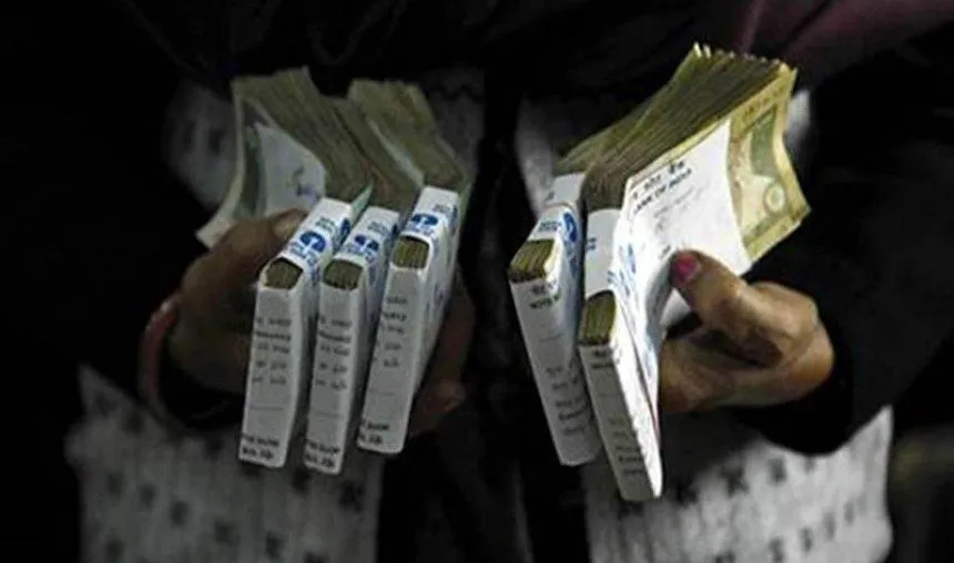 PMGKY में कर सकते हैं पुराने 500 व 1000 रुपए के नोटों का इस्‍तेमाल, सरकार ने दी सुविधा- India TV Paisa