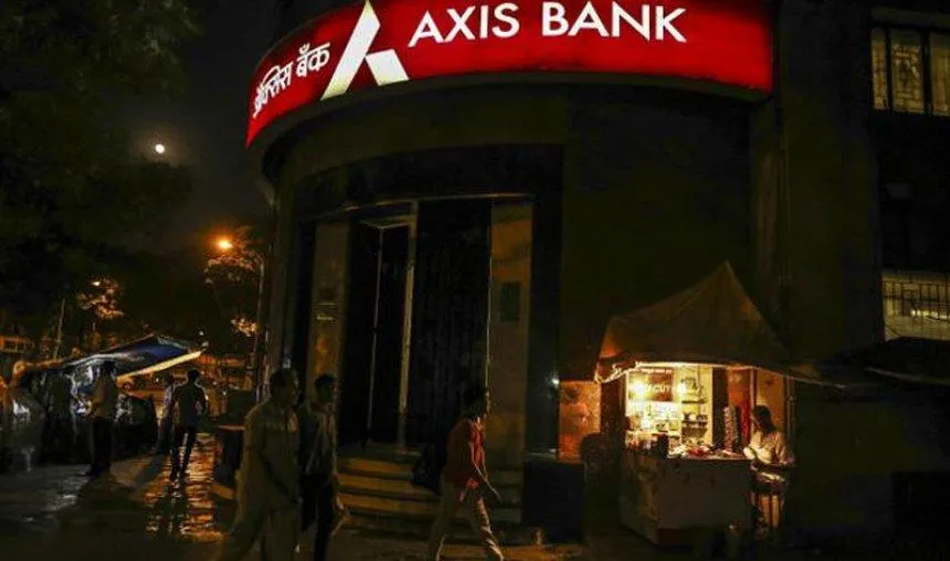 एक्‍सिस बैंक के दो मैनेजर को ED ने किया गिरफ्तार, कालाधन सफेद करने का आरोप- India TV Paisa