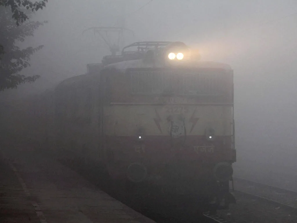 Fog Train- India TV Hindi