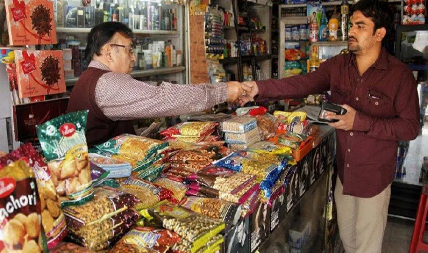 नोटबंदी के बाद संकट में छोटे कारोबार, फिर भी सरकार पर कायम है छोटे दुकानदारों का भरोसा- India TV Paisa