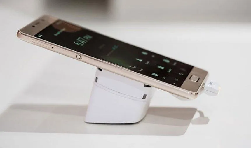 लेनोवो बुधवार को लॉन्‍च करेगा पी2 स्‍मार्टफोन, 5100 mAh की बैटरी से है लैस- India TV Paisa