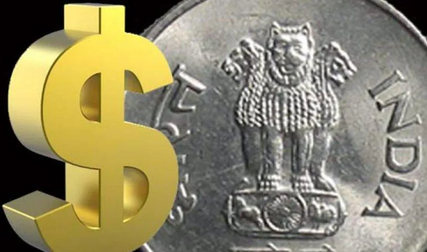 एक अमेरिकी डॉलर के मुकाबले भारतीय रुपया मंगलवार को 8 पैसा कमजोर होकर 67.29 पर खुला- India TV Paisa