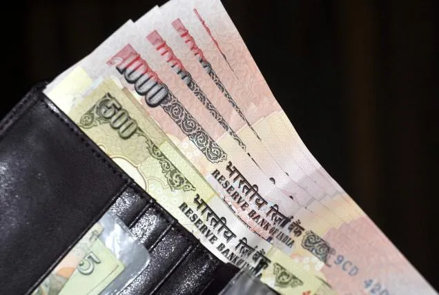 Wallet colour, Money- India TV Hindi