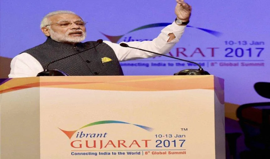 Vibrant Gujarat: आर्थिक सुधारों को आगे बढ़ाने को सरकार प्रतिबद्ध, अंबानी, अडानी और टाटा ने की मोदी की खूब तारीफ- India TV Paisa