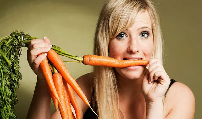 women eat carrot- India TV Hindi