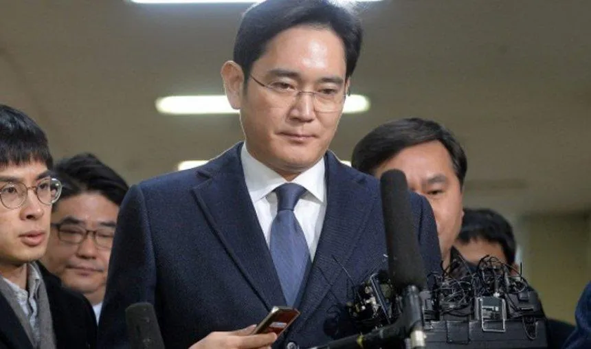 Samsung के वाइस चेयरमैन हुए गिरफ्तार, कोरियाई राष्ट्रपति को 268 करोड़ रुपए की घूस देने का आरोप- India TV Paisa