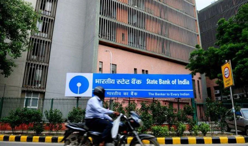 सहयोगी छह बैंकों के विलय के बाद, वर्कफोर्स में 10 फीसदी की कटौती कर सकता है SBI- India TV Paisa