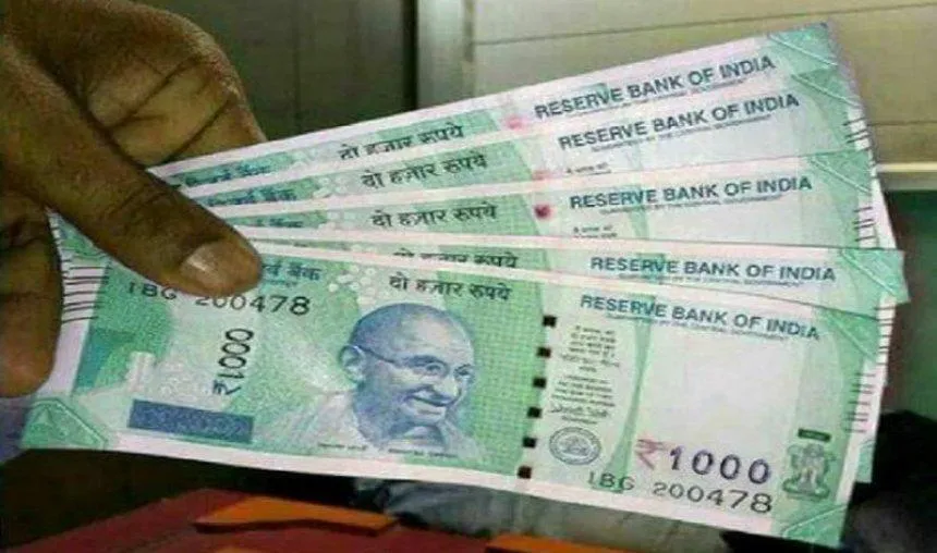 वित्त मंत्रालय ने कहा नोटबंदी के बाद जाली मुद्रा की तस्करी रुकी, बैंकिंग प्रणाली में लौटे पुराने नोटों की संख्‍या जल्‍द चलेगी पता- India TV Paisa