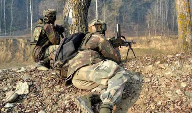 stack four militants in kashmir encounter- India TV Hindi
