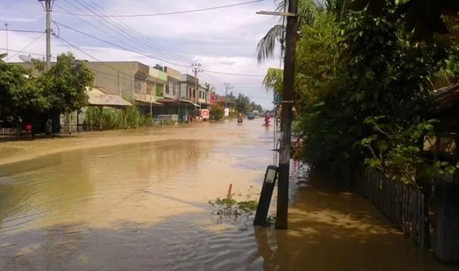 thousand of houses hit by flood in the capital of indonesia- India TV Hindi