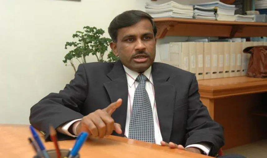NSE ने विक्रम लिमये को चुना अपना नया प्रमुख, जल्‍द संभालेंगे CEO व MD की पोस्‍ट- India TV Paisa