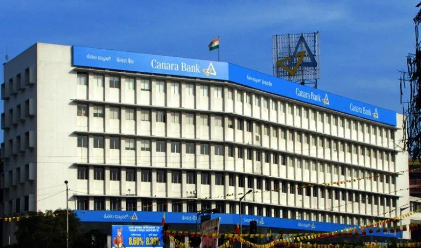 केनरा बैंक ने नए फाइनेंशियल ईयर पर ग्राहकों को दिया सस्ते कर्ज का तोहफा, MCLR में की 0.10 फीसदी की कटौती- India TV Paisa