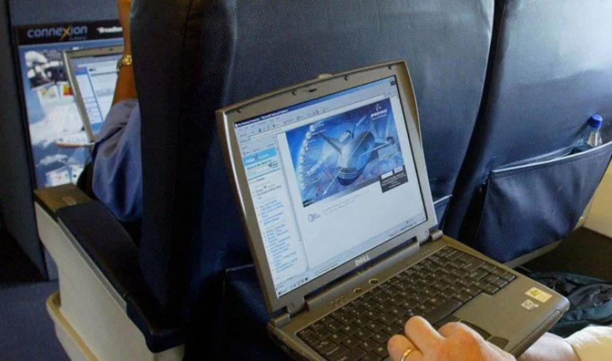 आईएटीए ने कुछ उड़नों पर लैपटॉप ले जाने को लेकर प्रतिबंध पर उठाया सवाल, कहा- यह दीर्घकालीन समाधान नहीं- India TV Paisa