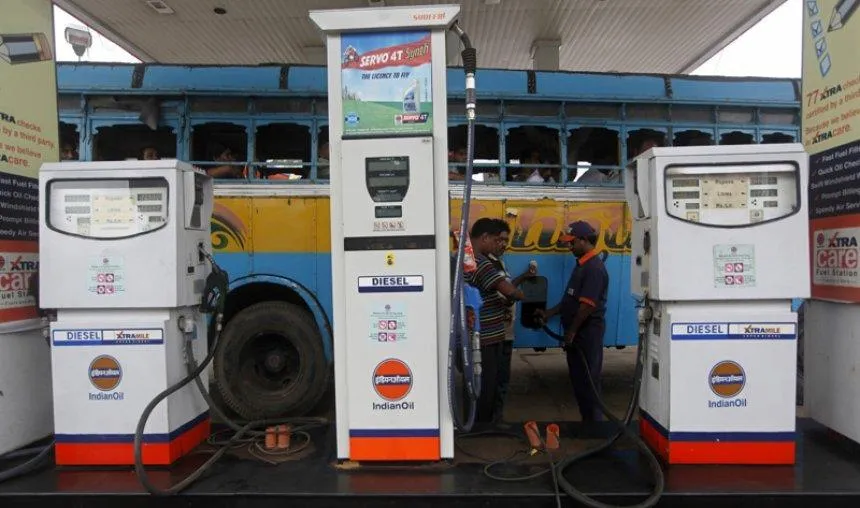 तमिलनाडु ने वैट में किया बदलाव, पेट्रोल 3.78 रुपए और डीजल 1.70 रुपए लीटर हुआ महंगा- India TV Paisa