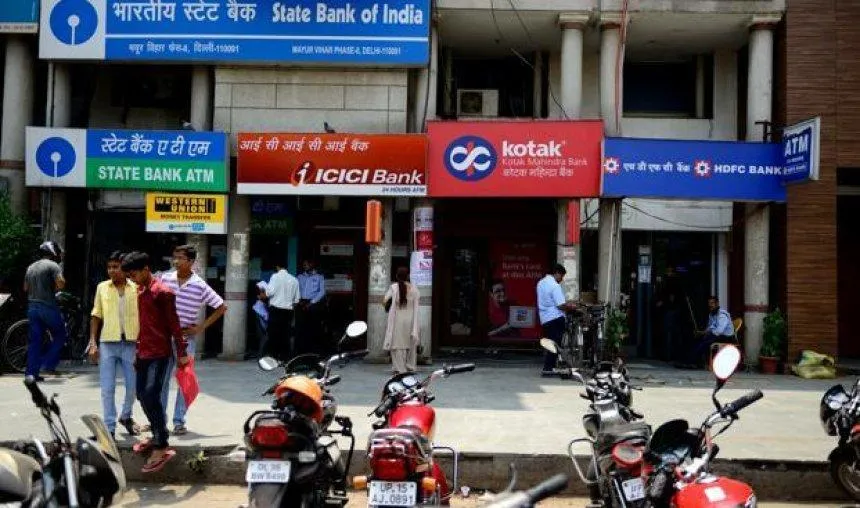 RBI ने बदला अपना निर्णय, एक अप्रैल को देशभर में बंद रहेंगे सभी बैंक- India TV Paisa
