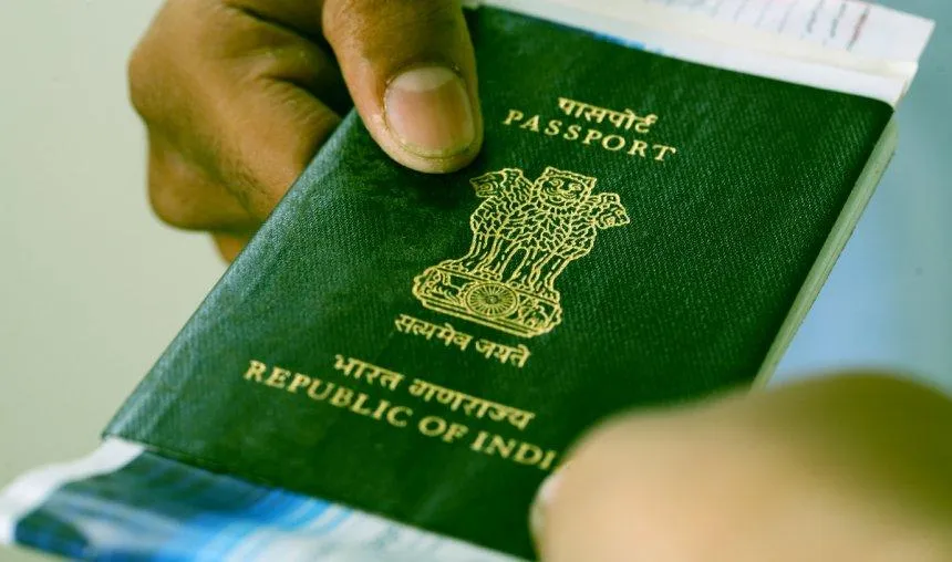 अब नहीं कर पाएंगे फर्जी पासपोर्ट का इस्‍तेमाल, सरकार ने शुरू की चिप लगाने की प्रक्रिया- India TV Paisa