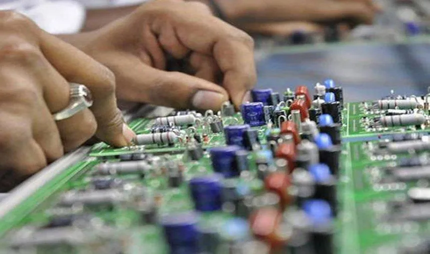 इलेक्ट्रॉनिक्स विनिर्माण पहल के लिए इलेक्ट्रॉनिक्स एवं आईटी मंत्रालय के पास धन की कमी- India TV Paisa