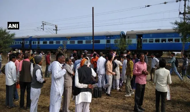 Train, blast- India TV Hindi