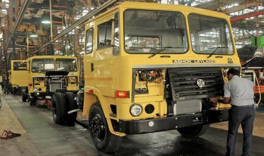 BS-III प्रतिबंध से अशोक लेलैंड के 10,000 से अधिक वाहन प्रभावित, कंपनी इस साल करेगी 6,00 करोड़ का निवेश- India TV Paisa