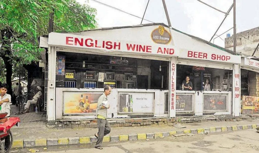 राष्ट्रीय राजमार्गों के पास शराब की बिक्री के संदर्भ में बीच के रास्ते की तलाश में पर्यटन मंत्रालय- India TV Paisa