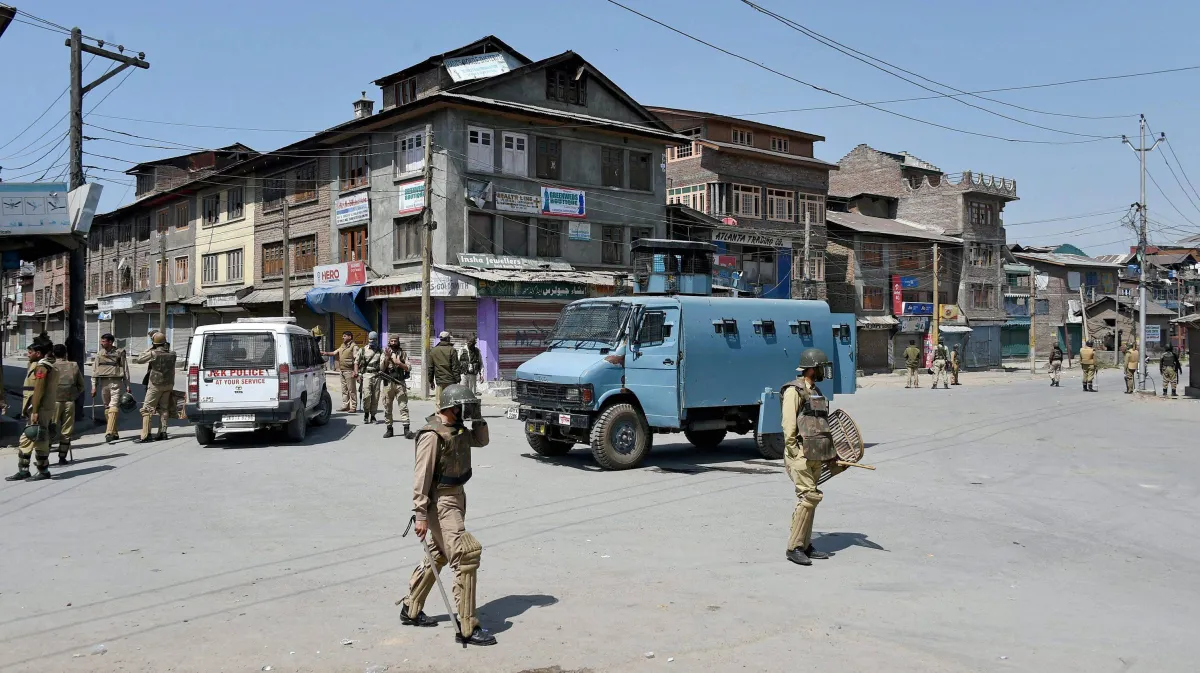 kashmir
- India TV Hindi
