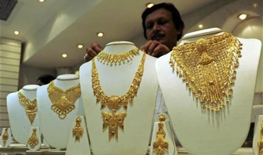 Gold rose: सोना फि‍र पहुंचा 30,000 के नजदीक, चांदी ने छुआ 43,000 का आंकड़ा- India TV Paisa