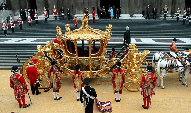 Queen's golden carriage | AP Photo- India TV Hindi
