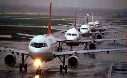 डीजीसीए का अदालत में दावा, एयरलाइंस यात्रियों से नहीं वसूलतीं मनमाना किराया- India TV Paisa