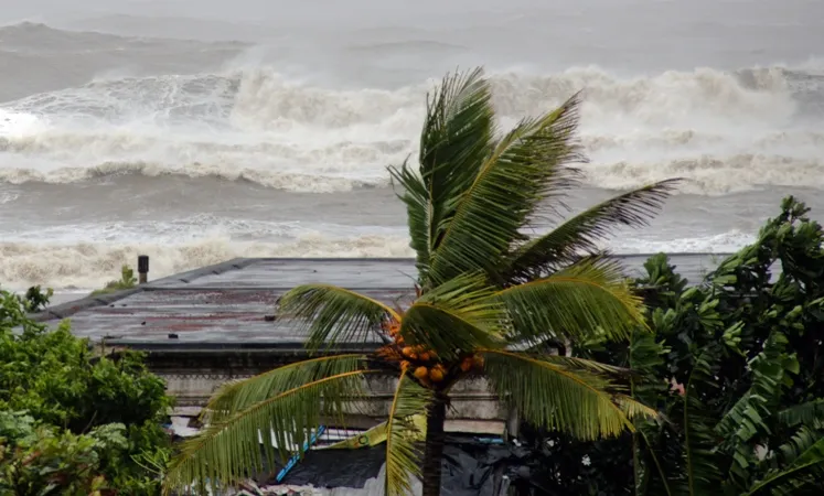 Cyclone-Mora- India TV Hindi