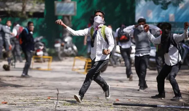 students protest- India TV Hindi