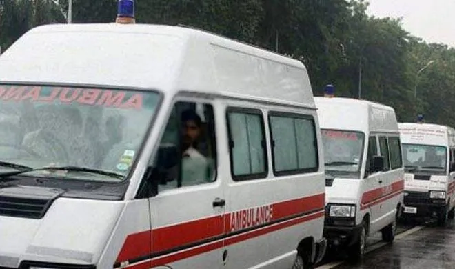 ambulance costly man takes father dad body home on pushcart- India TV Hindi