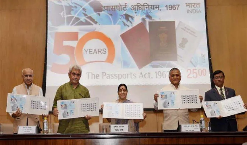 सरकार का ऐलान, अब हिंदी में भी बनेगा पासपोर्ट, बुजुर्गों-बच्चों को फीस में मिलेगी 10% की छूट- India TV Paisa