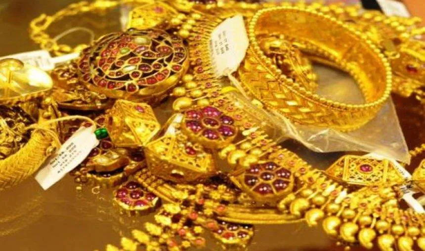 कीमती धातुओं में नहीं थम रही गिरावट, सोने का भाव 175 रुपए और घटकर 29,425 रुपए/10 ग्राम हुआ- India TV Paisa