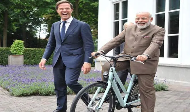 Minister President of Netherlands Mark Rutte gifted a...- India TV Hindi