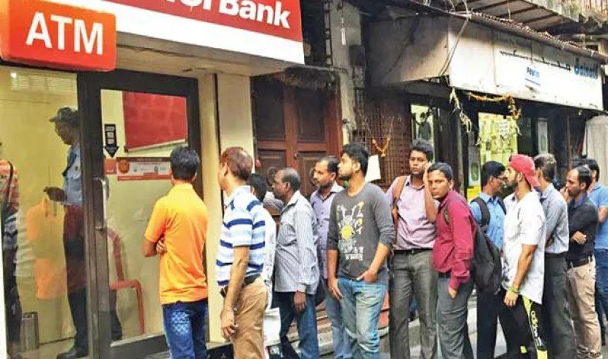 लोन लेना हुआ अब बहुत आसान, ICICI बैंक 15 लाख रुपए तक का इंस्‍टैंट पर्सनल लोन देगा ATM से- India TV Paisa