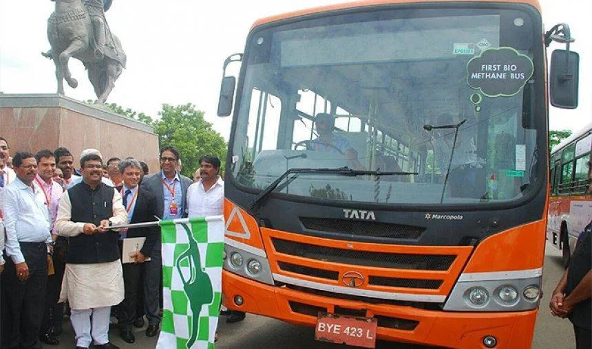 टाटा मोटर्स ने बनाई देश की पहली बायो मीथेन बस, कचरे से पैदा हुए गैस से दौड़ेंगी ये बसें- India TV Paisa