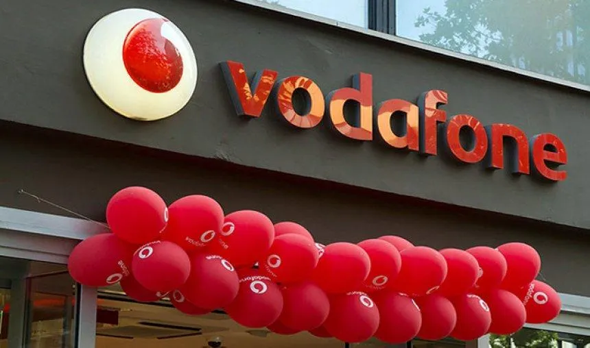 Vodafone नॉर्थ ईस्‍ट के बाढ़ पीडि़तों को देगी मुफ्त टॉक टाईम, कंपनी देगी 50 मिनट का बात करने का मौका- India TV Paisa