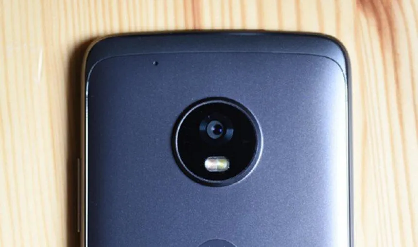 आज भारत में लॉन्‍च हो रहा है Moto G5S Plus स्‍मार्टफोन, डुअल कैमरे और फास्‍ट प्रोसेसर से है लैस- India TV Paisa