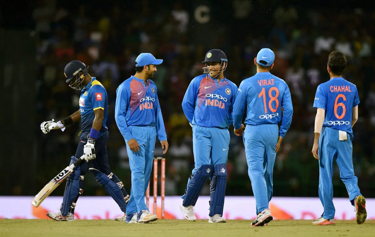 Dhoni and teammates celebrates wicket of  Angelo Mathews- India TV Hindi