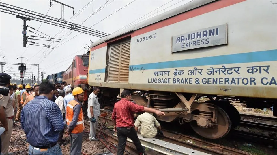 rajdhani-express-train-derailed- India TV Hindi