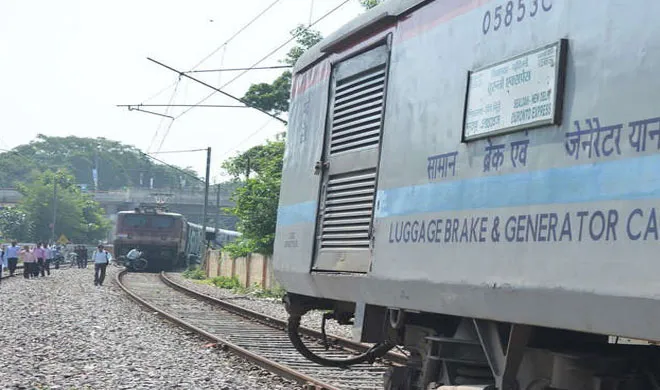 trains on same track- India TV Hindi