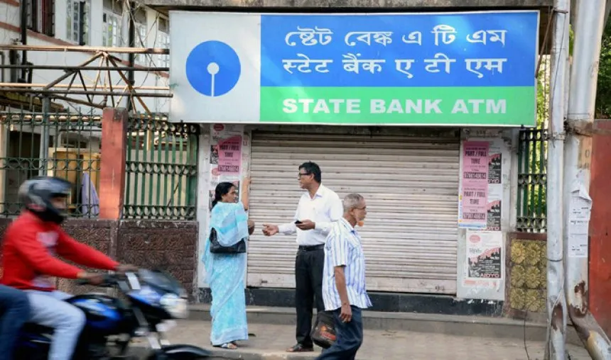 नोटबंदी के बाद बढ़ रहा डिजिटल लेनदेन का चलन, बैंकों ने जून-अगस्‍त के दौरान बंद किए 358 ATM- India TV Paisa