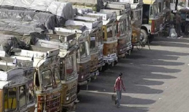 Truck strike- India TV Hindi