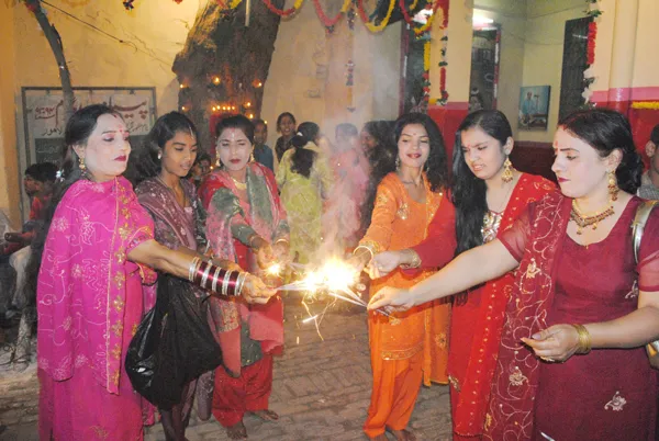 Pakistani hindus celebrate Diwali- India TV Hindi