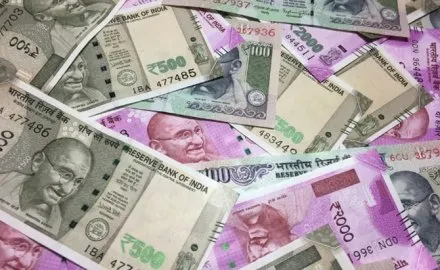 लिखे हुए या रंग लगे 500 और 2000 रुपए के नोट लेने से इनकार नहीं कर सकते हैं बैंक : RBI- India TV Paisa