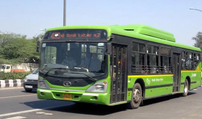 DTC bus- India TV Hindi