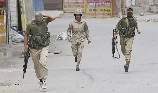 shrinagar police attack- India TV Hindi