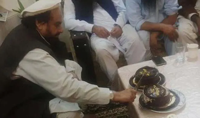 hafiz saeed cut cake at midnight to celebrate his release- India TV Hindi