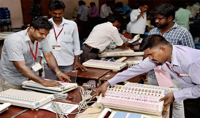 EVM, gujrat assembly election 2017, voting- India TV Hindi